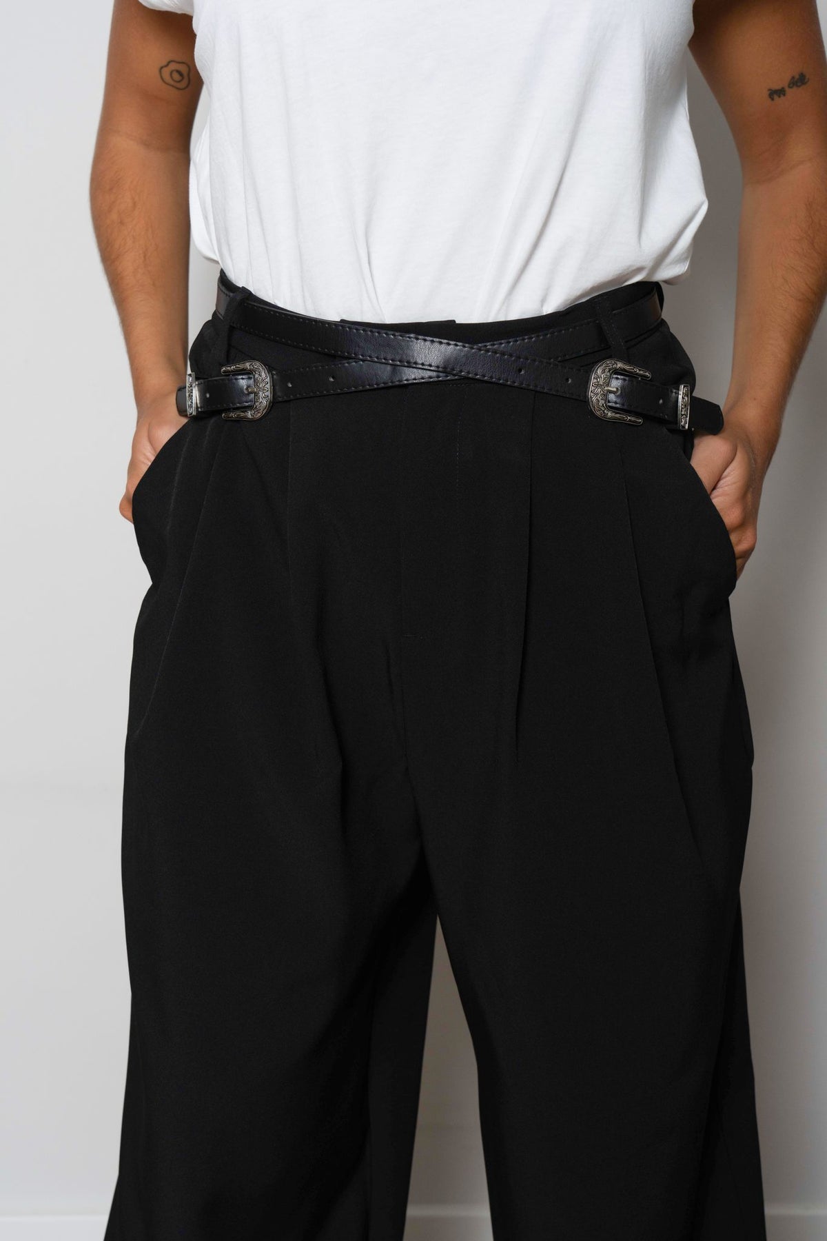Pantalón Pinzas Negro